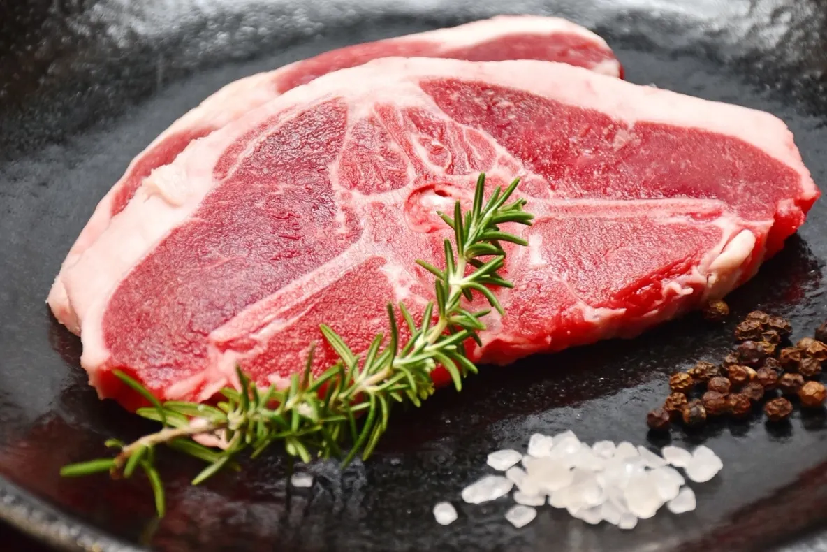 Cine nu ar trebui să consume carne de miel de Paște