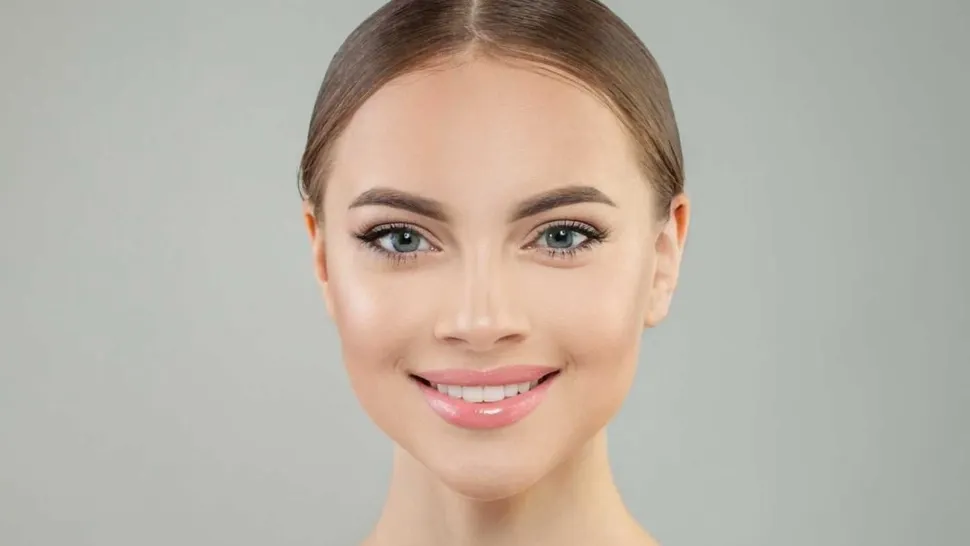 Trucul unui make-up artist pentru a lumina ochii dacă ești trecută de 40 de ani