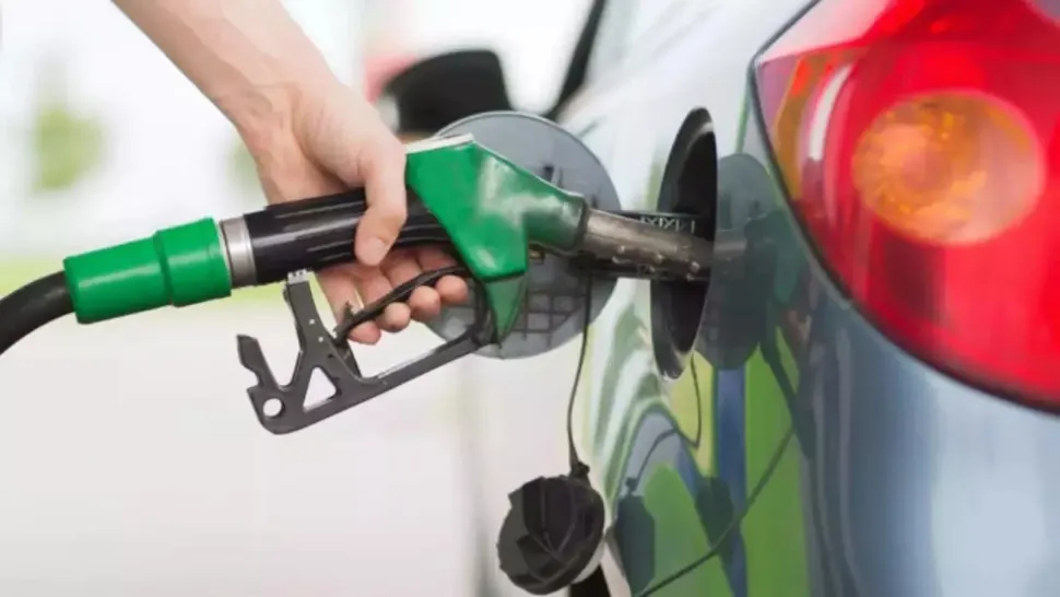 Alertă la pompă. A șasea scumpire din martie ridică prețul benzinei peste pragul de 8,40 lei