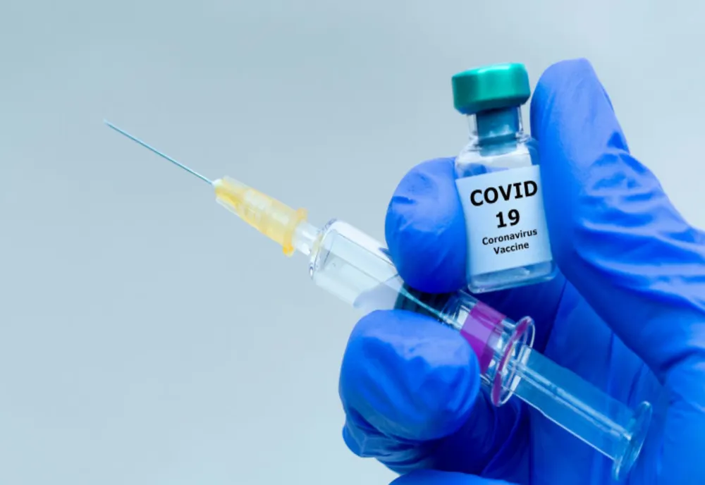 Vaccinare obligatorie pentru lucrătorii din domeniul sănătății în Anglia
