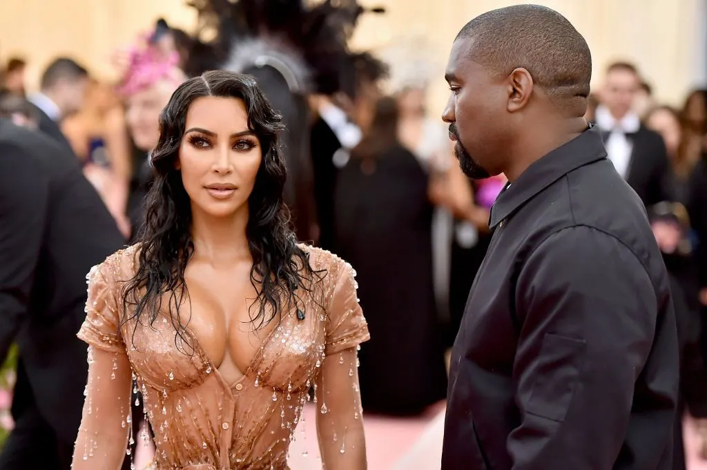 Kim Kardashian e oficial „singură”!