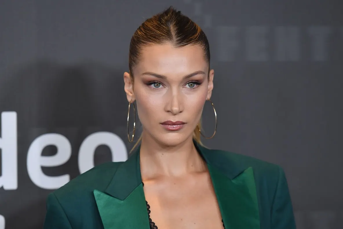 Bella Hadid lasă podiumul pentru micul ecran. Ce rol a obținut topmodelul