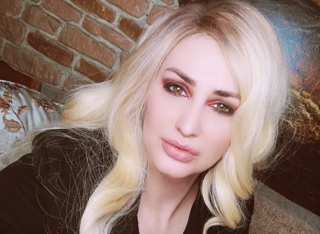 Julia Chelaru se mărită din nou. Cine este bărbatul alături de care și-a refăcut viața
