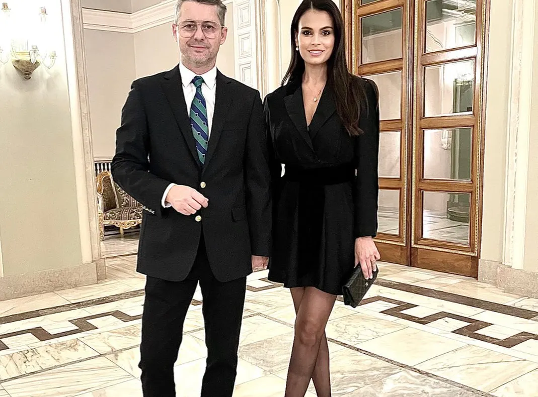 Anca Serea a mers în vacanță cu cei 5 copii fără Adrian Sînă. Ce se întâmplă între cei doi