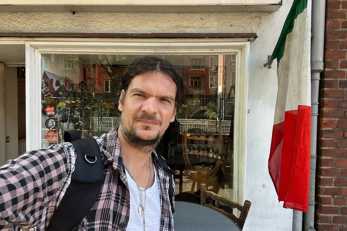 Tudor Chirilă, revoltat de un angajat care fuma în Teatrul de Comedie. Ce atitudine a luat actorul