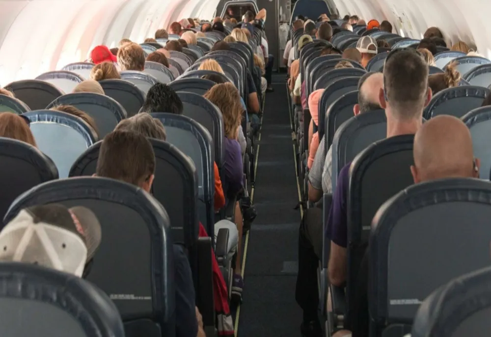 NOI REGULI DE CĂLĂTORIE CU AVIONUL, DE LA 1 SEPTEMBRIE