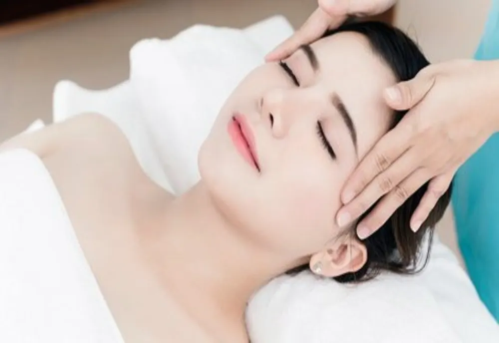 7 exerciții ale masajului japonez Korugi care te pot ajuta să arăți cu 7 ani mai tânără