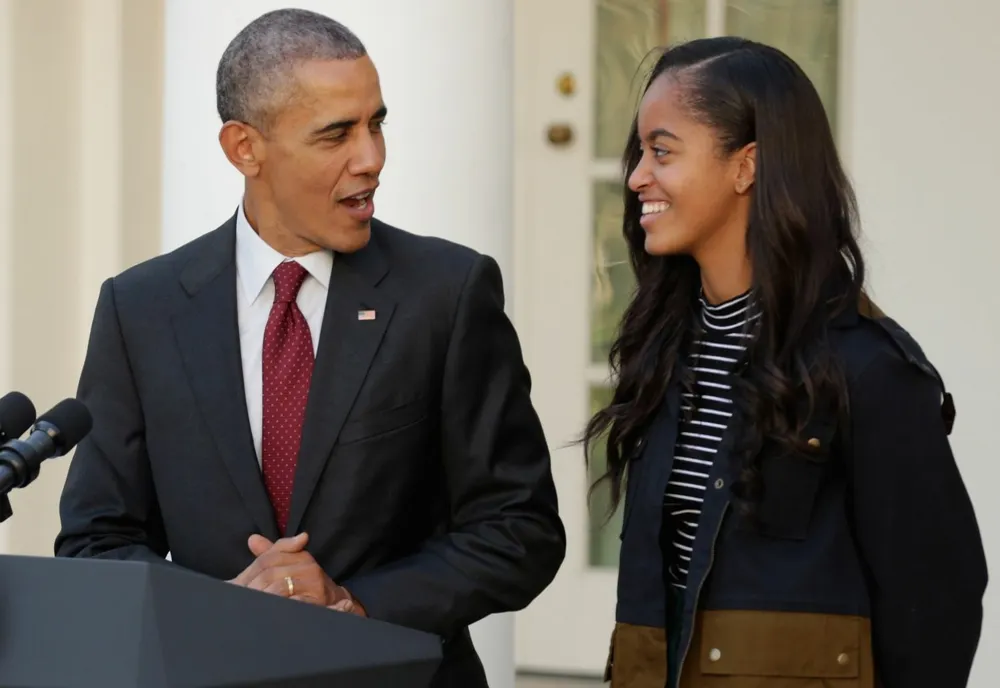 MOTIVUL PENTRU CARE MALIA, FIICA CEA MARE A LUI BARACK OBAMA, A DECIS SĂ RENUNȚE LA NUMELE DE FAMILIE