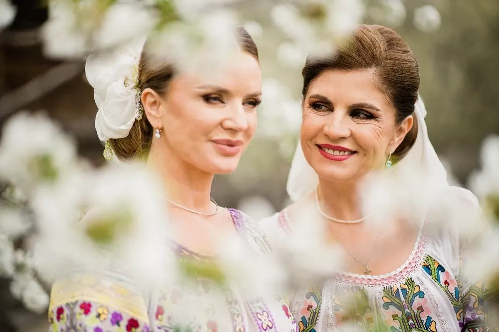 Îndrăgita artistă de muzică populară a pierdut sarcina pe scenă, în fața spectatorilor