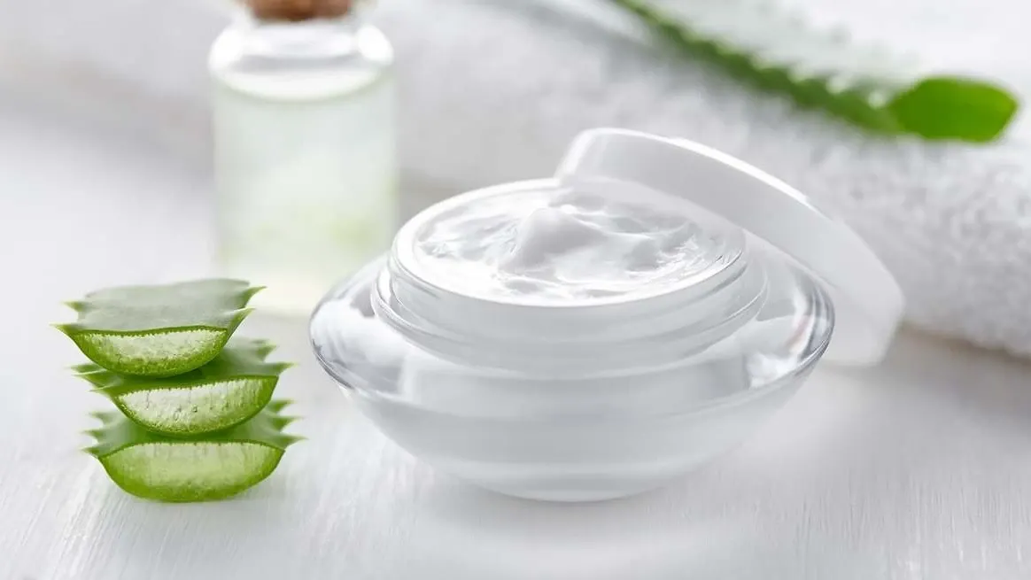 Cum prepari cea mai hidratantă cremă after-sun de casă cu doar patru ingrediente