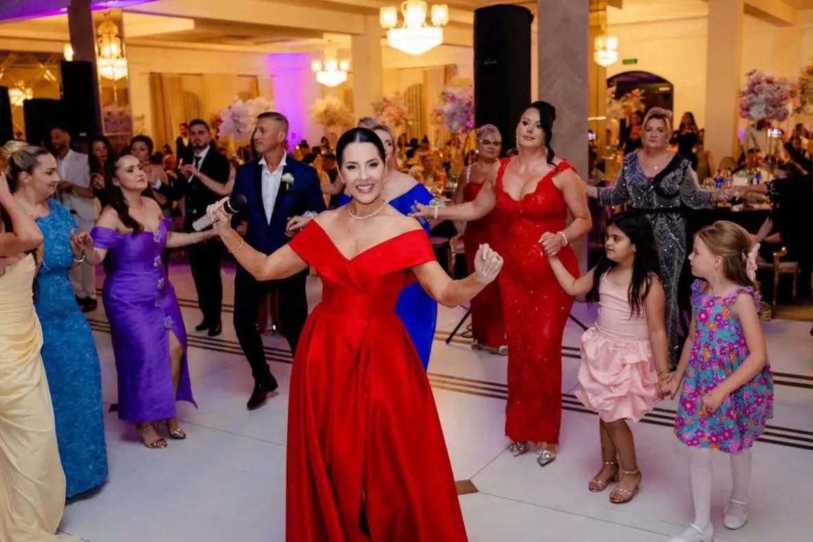 Angela Rusu, transformare totală! Artista a trecut prin trei operații estetice într-o singură zi
