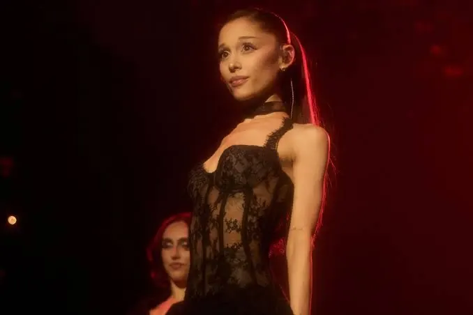 Ariana Grande se retrage din viața publică și renunță la un rol important