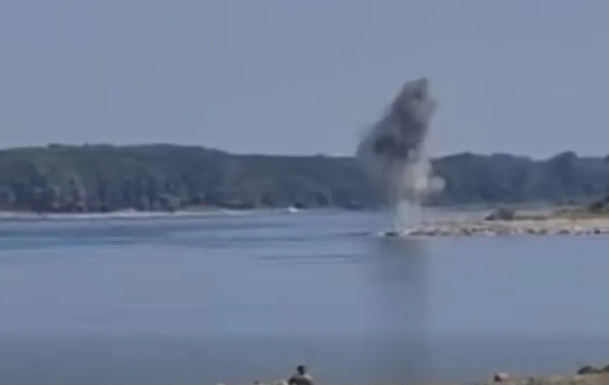 Armata reia operațiunea de detonare pe Dunăre, pentru a dirija apa spre Centrala Cernavodă