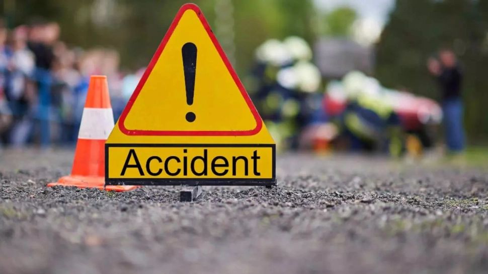 Accident grav în București: un autobuz și un tramvai s-au izbit în intersecție