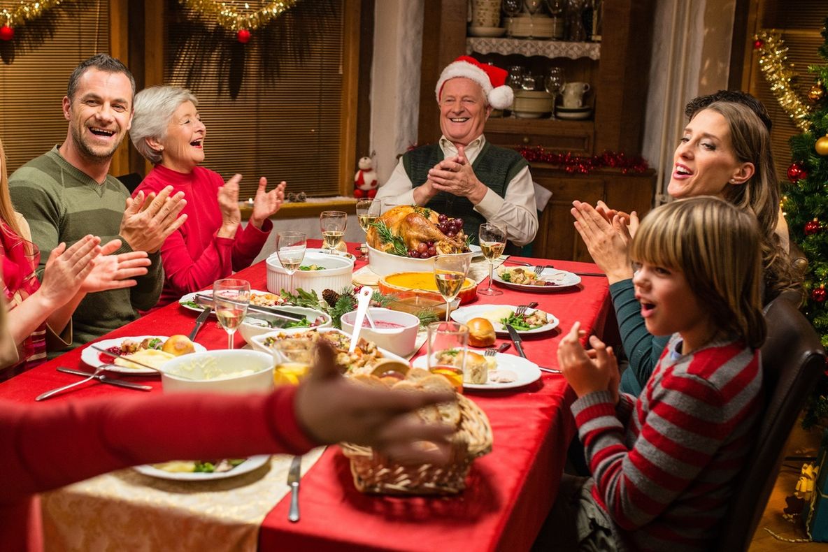 Cum să mănânci corect de Crăciun. Trucuri ca să eviți indigestia și toxiinfecția