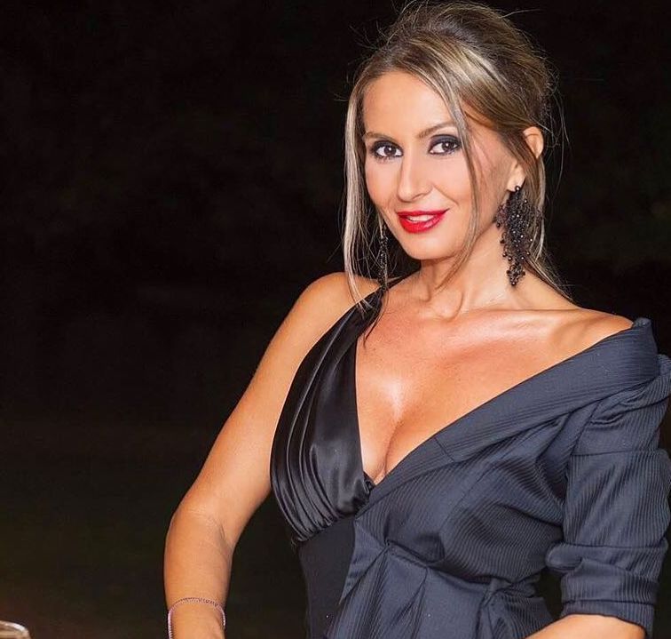 Crina Abrudan, pictorial provocator la 44 de ani – FOTO