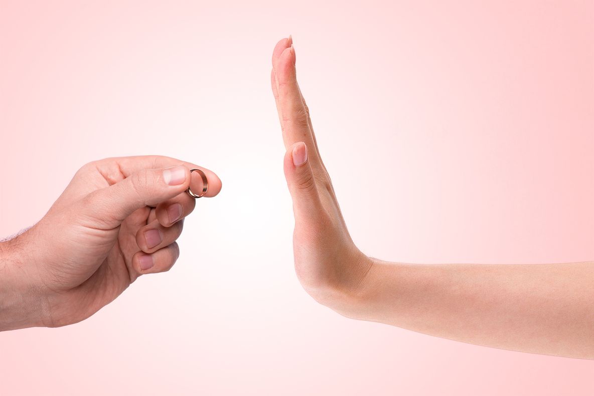 Zodiile care fug de căsătorie. Pur și simplu nu se văd legate pe viață!