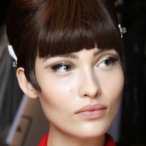 Când corectorul dă un efect de lifting: metoda „abstract contouring”