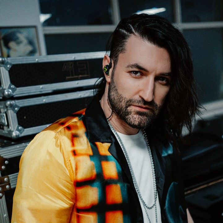 Ce studii are, de fapt, Smiley. Meseria de bază a artistului nu are legătură cu muzica