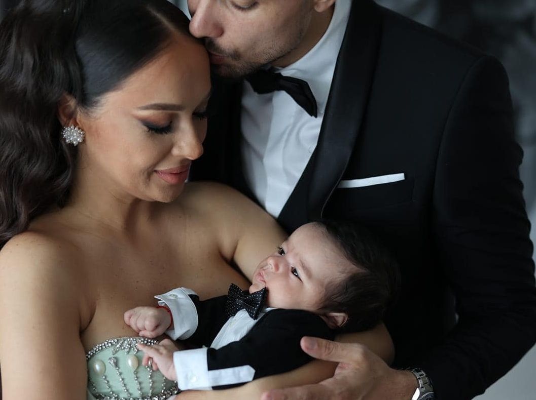 Vlăduța Lupău, trei ținute spectaculoase la botezul fiului ei. Cum s-a îmbrăcat vedeta