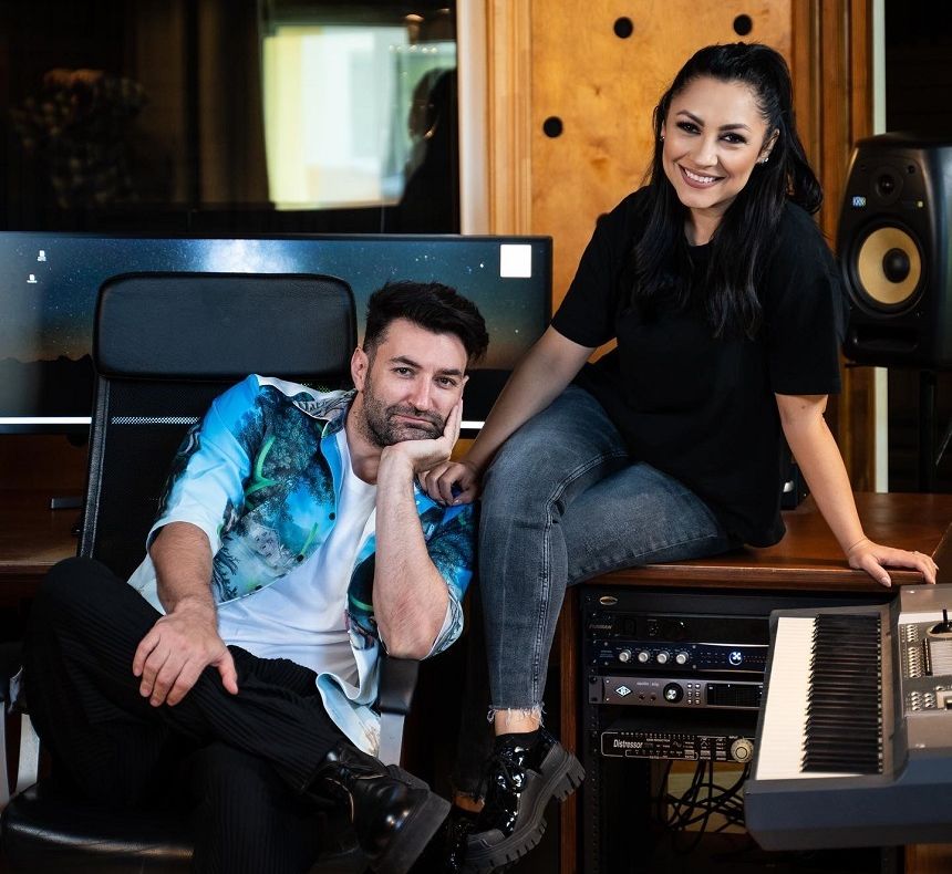 Andra şi Smiley au lansat prima lor piesă împreună – VIDEO