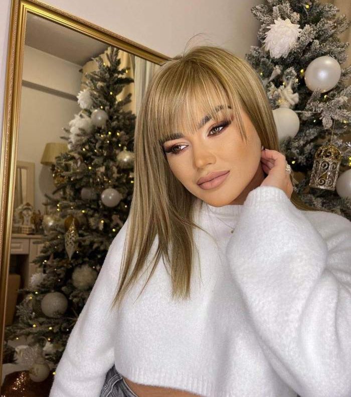 Carmen de la Sălciua se pregătește de Crăciun. Motivul pentru care artista a împodobit deja bradul