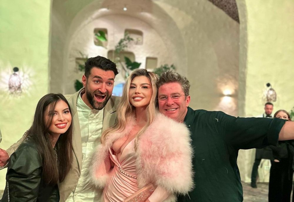 Loredana, în cea mai scurtă și decoltată rochie la nunta lui Smiley