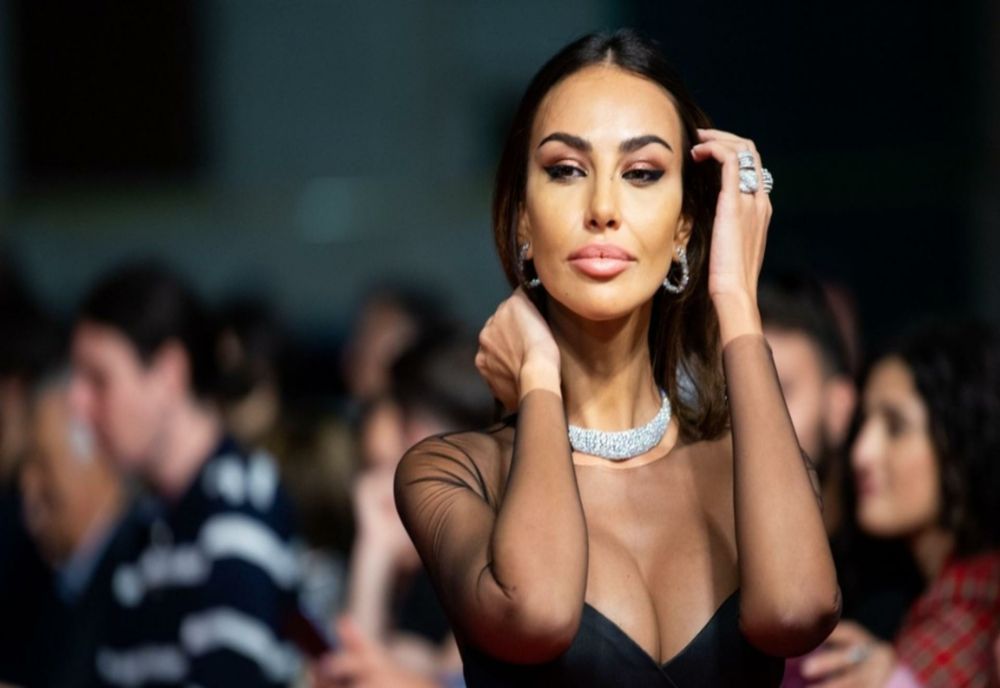 Mădălina Ghenea a făcut furori la premiera celui mai nou film în care a jucat