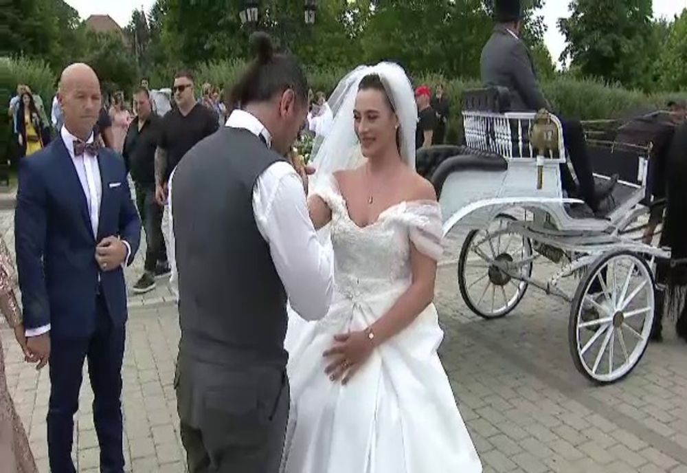 În ce ținută s-a schimbat Cătălina Ponor la petrecere de nuntă. A făcut o alegere nonconformistă