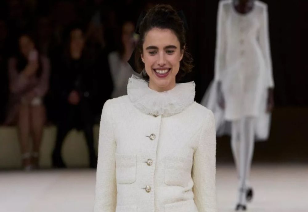 Butonul, acest detaliu care pune în valoare colecția haute couture a casei Chanel