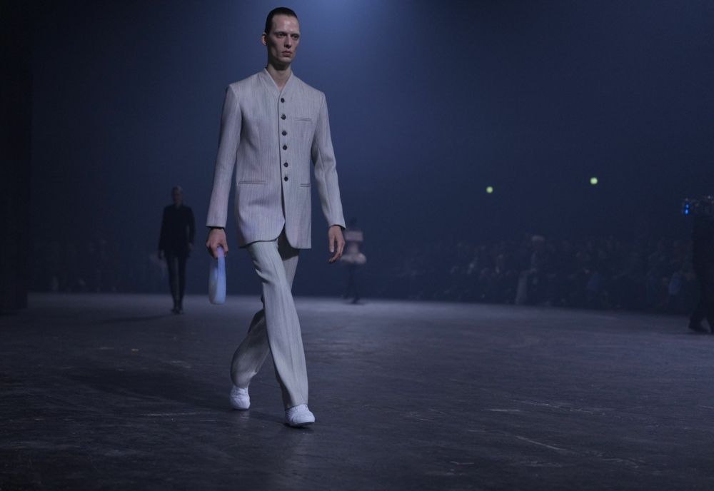 Geanta făcută doar din aer şi sticlă cântărește doar 33 g și a fost creată în colaborare cu NASA