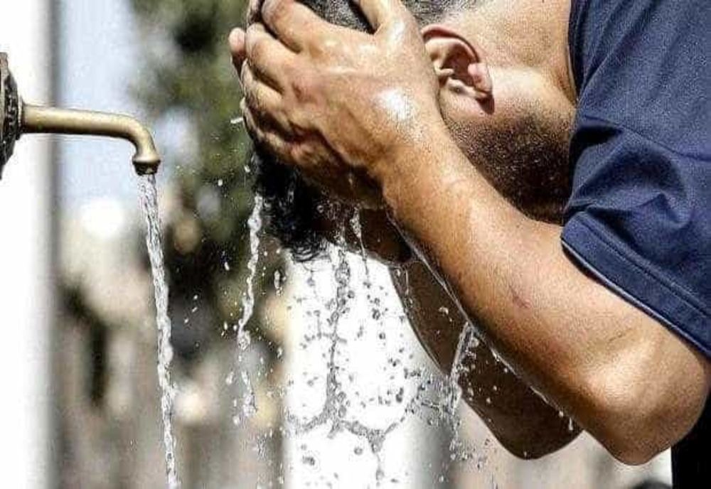 CUM NE PROTEJĂM CEL MAI BINE DE CANICULĂ