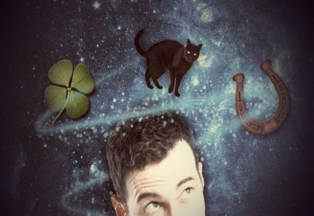 CELE MAI SUPERSTIȚIOASE SEMNE ZODIACALE