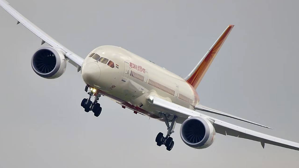 Haos la bordul unui avion Air India. Zbor anulat dintr-un motiv neașteptat