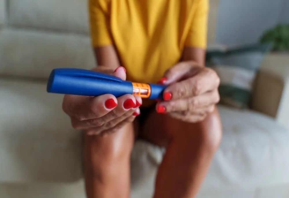 CUM ARATĂ „MÂINILE OZEMPIC” OBSERVATE LA UNELE CELEBRITĂȚI