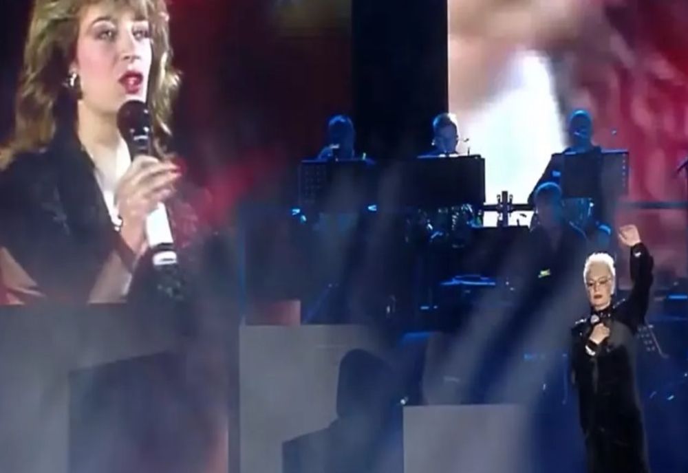 MONICA ANGHEL, DUET VIRTUAL CU REGRETATA LAURA STOICA, LA MAMAIA 2025 - VIDEO