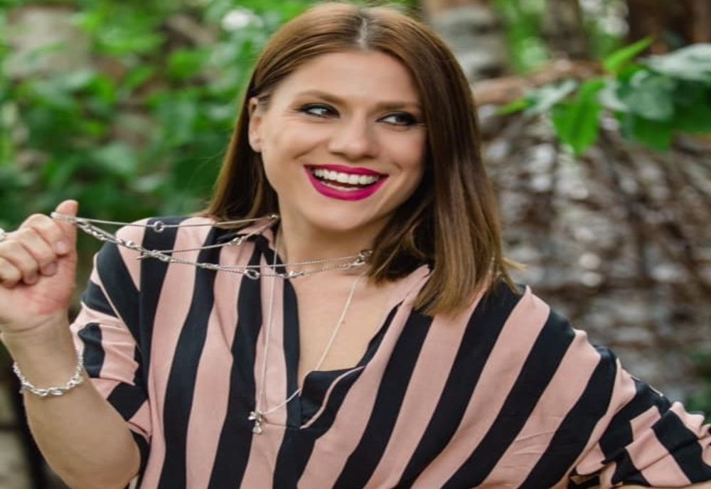 DE PE SCENĂ, LA CATEDRĂ. UN NOU ÎNCEPUT PENTRU TILY NICULAE