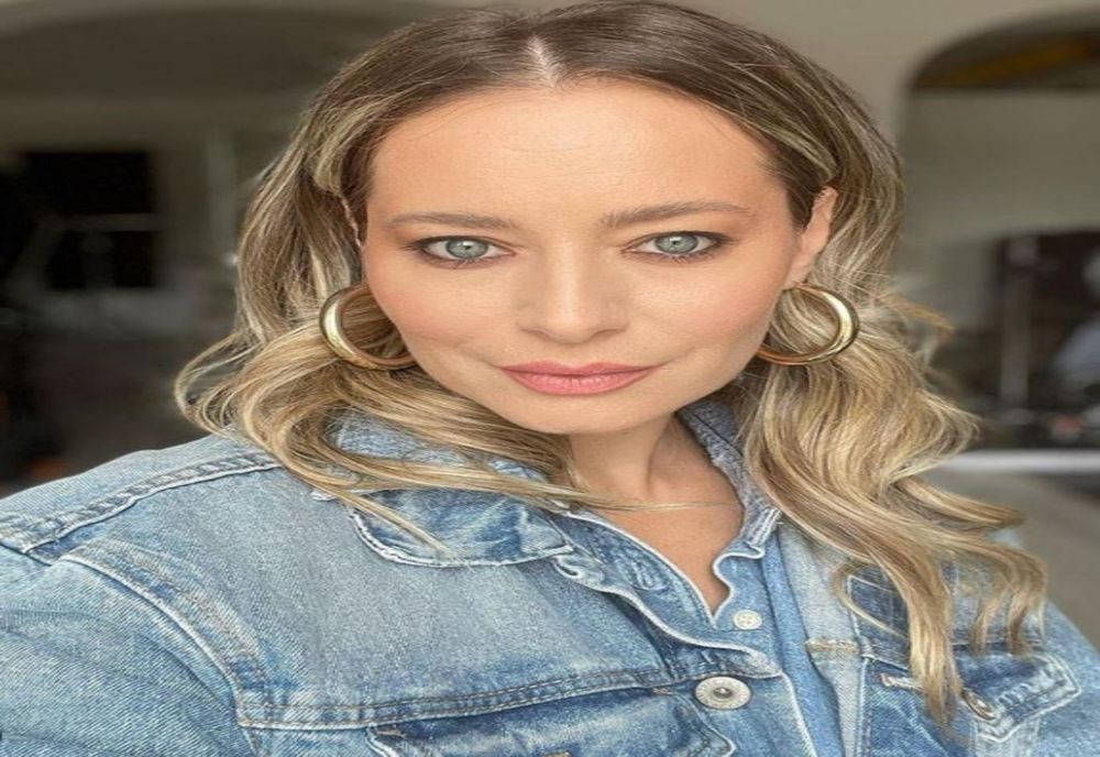 LAURA COSOI A ÎNFIINȚAT ASOCIAȚIA „EU TE-AM FĂCUT, EU TE IUBESC”. CE VEDETE O SPRIJINĂ