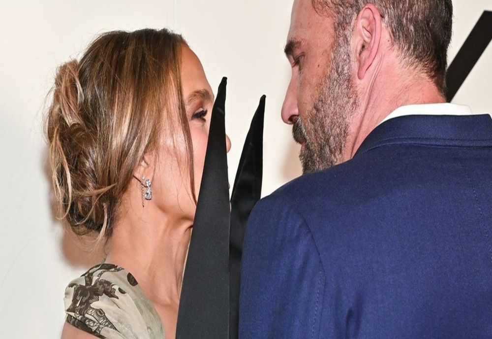 JENNIFER LOPEZ ȘI BEN AFFLECK, REUNIUNE SURPRIZĂ PE COVORUL ROȘU