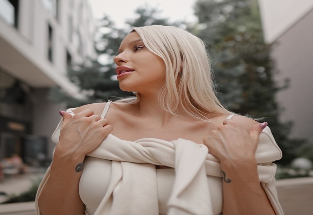 CARMEN GREBENIȘAN A DEZVĂLUIT PRIMELE IMAGINI CU BĂIEȚELUL EI ȘI NUMELE SPECIAL PE CARE I L-A ALES