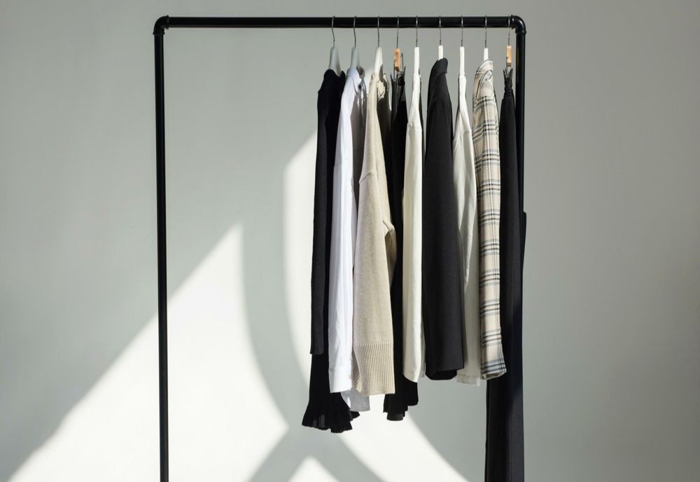 Va dispărea complet culoarea din garderoba noastră?