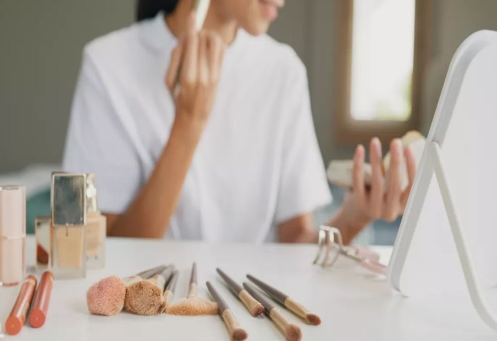 În 2026, frumusețea va fi regresivă, glacială sau cosmică, potrivit Pinterest