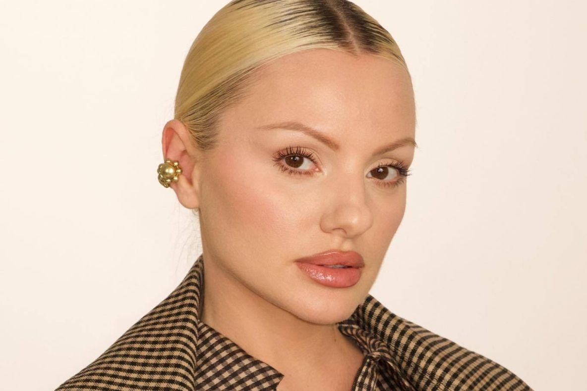 Alexandra Stan este însărcinată! Primele imagini cu burtica de gravidă