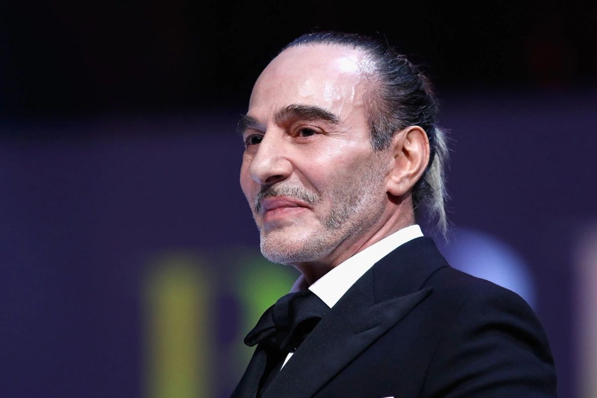 Designerul John Galliano revine în modă cu un parteneriat neașteptat