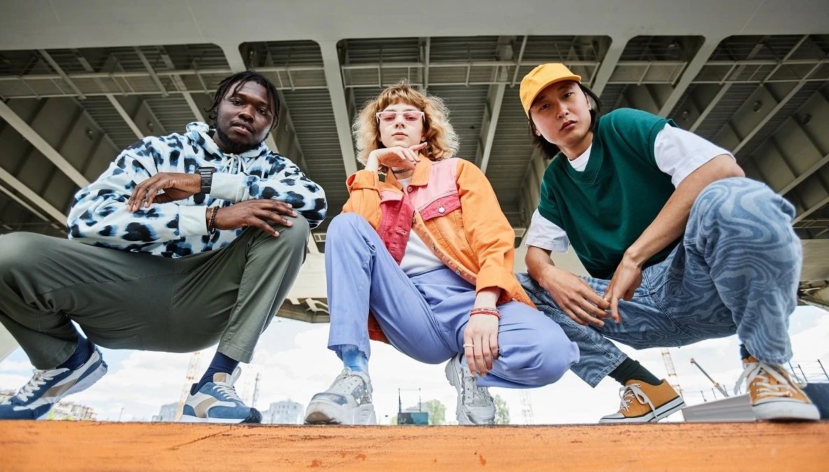 Moda stradală - de la mici grupuri creative la imperii de miliarde de dolari