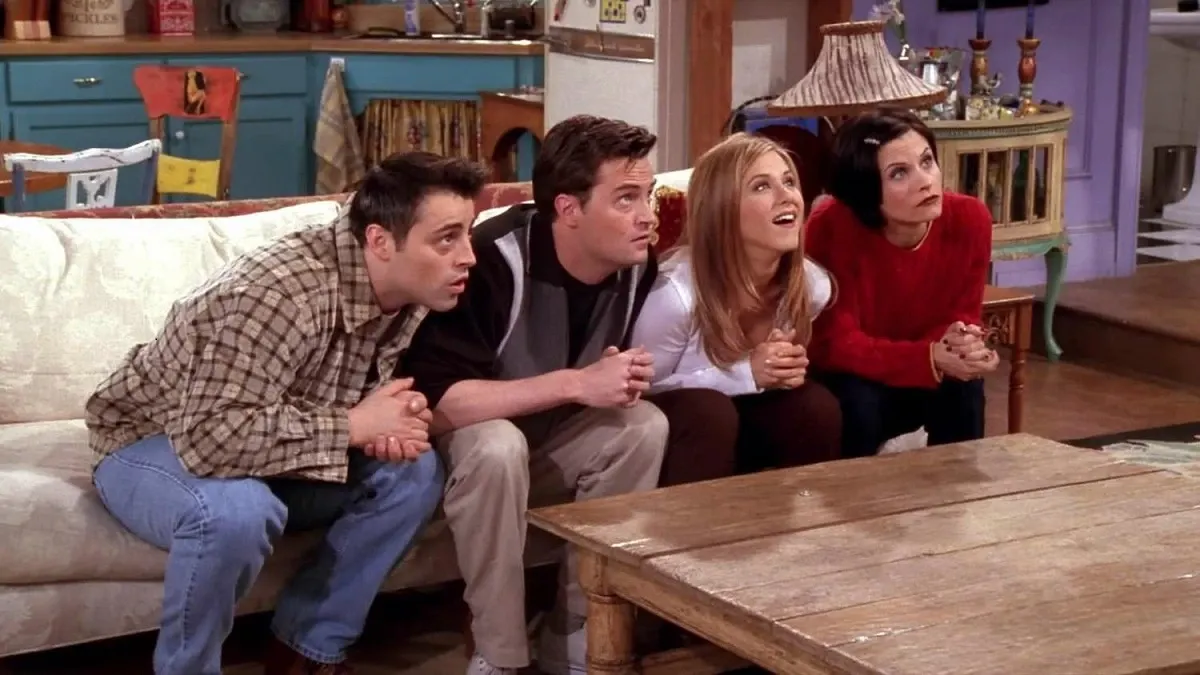  A murit regizorul celebrelor seriale de comedie TV „Cheers” și „Friends”