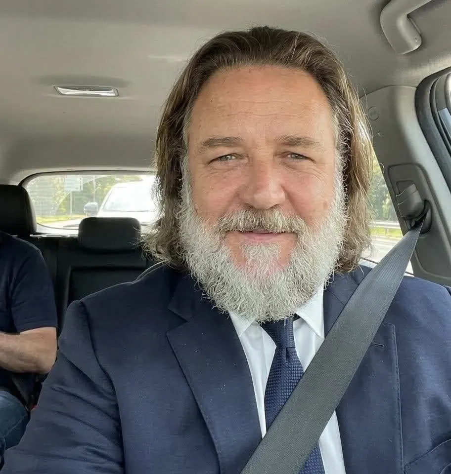 Russell Crowe vine pentru prima dată în România