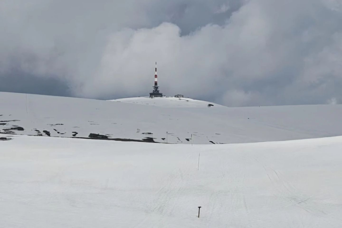 Traseele montane de altitudine din Masivul Bucegi rămân închise