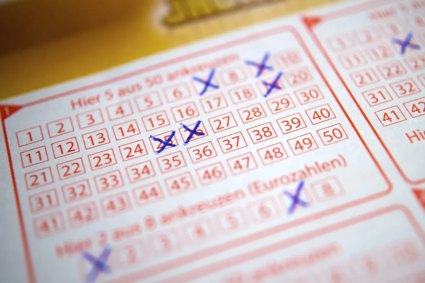 Câștigătorul Loto 6/49 și-a ridicat premiul de peste 3,3 milioane de euro. Ce numere i-au adus noroc și cât a costat biletul