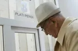 Cumul pensie-salariu: Senatul a aprobat tăierea cu 85% a pensiilor de serviciu și militare